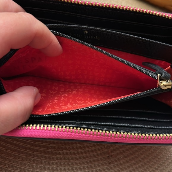 Kate Spade Wallet zip around lots pockets never used - Picture 4 of 8